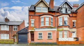 5 bed end terrace house for sale
