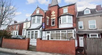 9 bed terraced house for sale